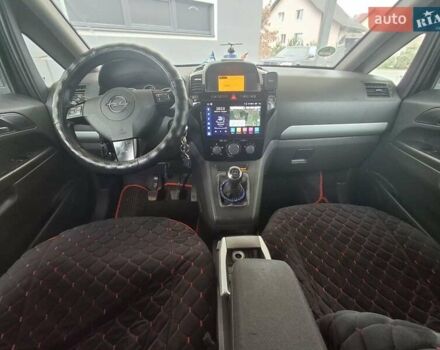 Серый Опель Зафира, объемом двигателя 1.7 л и пробегом 284 тыс. км за 6300 $, фото 1 на Automoto.ua