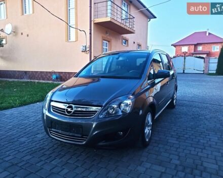 Серый Опель Зафира, объемом двигателя 1.8 л и пробегом 195 тыс. км за 7500 $, фото 1 на Automoto.ua