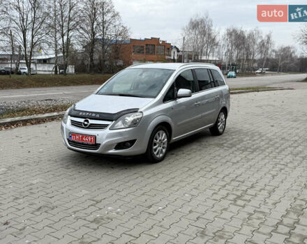 Серый Опель Зафира, объемом двигателя 1.8 л и пробегом 239 тыс. км за 7850 $, фото 1 на Automoto.ua