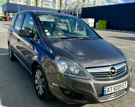 Серый Опель Зафира, объемом двигателя 1.7 л и пробегом 212 тыс. км за 6500 $, фото 1 на Automoto.ua