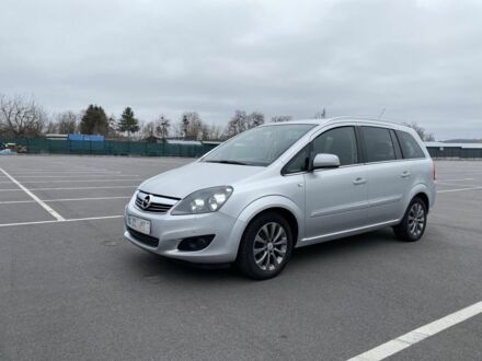 Серый Опель Зафира, объемом двигателя 1.8 л и пробегом 190 тыс. км за 7500 $, фото 1 на Automoto.ua