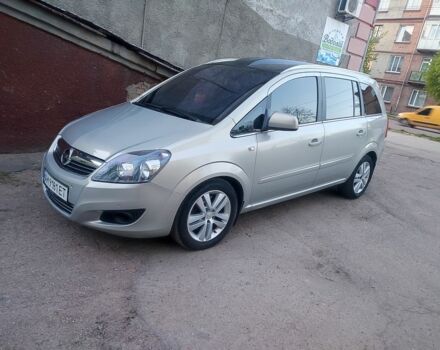 Серый Опель Зафира, объемом двигателя 1.7 л и пробегом 262 тыс. км за 7750 $, фото 1 на Automoto.ua