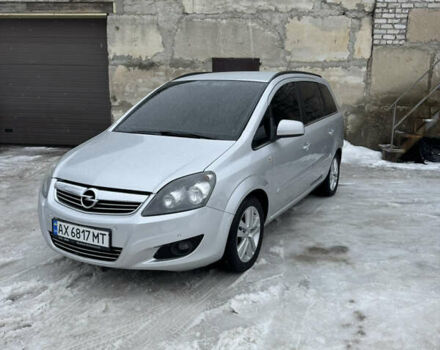 Серый Опель Зафира, объемом двигателя 1.69 л и пробегом 215 тыс. км за 7800 $, фото 1 на Automoto.ua
