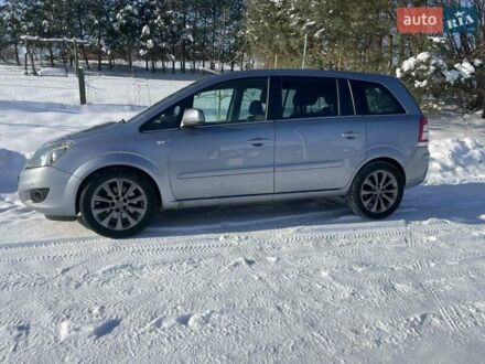 Серый Опель Зафира, объемом двигателя 1.7 л и пробегом 228 тыс. км за 7500 $, фото 1 на Automoto.ua