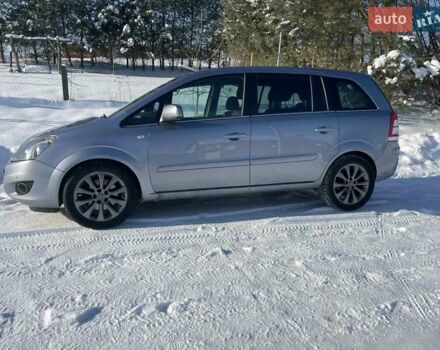 Серый Опель Зафира, объемом двигателя 1.7 л и пробегом 228 тыс. км за 7500 $, фото 1 на Automoto.ua