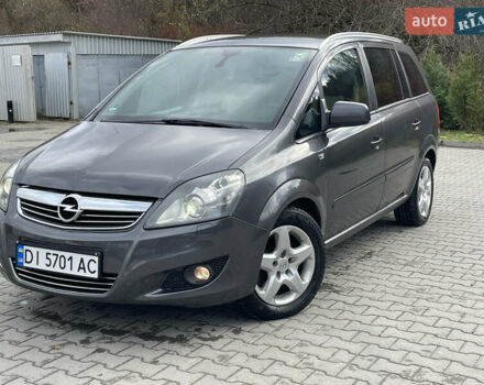 Серый Опель Зафира, объемом двигателя 1.69 л и пробегом 204 тыс. км за 5500 $, фото 1 на Automoto.ua