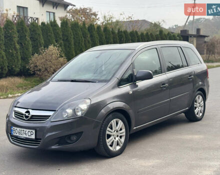 Серый Опель Зафира, объемом двигателя 1.69 л и пробегом 220 тыс. км за 6500 $, фото 1 на Automoto.ua