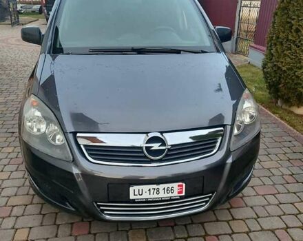 Серый Опель Зафира, объемом двигателя 1.7 л и пробегом 210 тыс. км за 6500 $, фото 1 на Automoto.ua