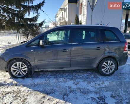 Серый Опель Зафира, объемом двигателя 1.7 л и пробегом 332 тыс. км за 6300 $, фото 1 на Automoto.ua