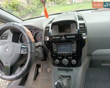Серый Опель Зафира, объемом двигателя 1.7 л и пробегом 219 тыс. км за 7300 $, фото 1 на Automoto.ua