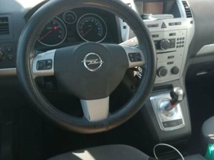 Серый Опель Зафира, объемом двигателя 1.8 л и пробегом 268 тыс. км за 6350 $, фото 1 на Automoto.ua