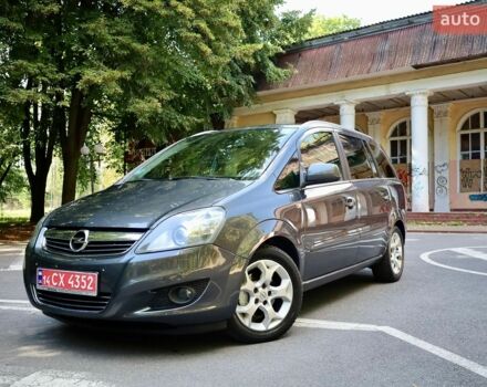 Серый Опель Зафира, объемом двигателя 1.8 л и пробегом 229 тыс. км за 7750 $, фото 1 на Automoto.ua