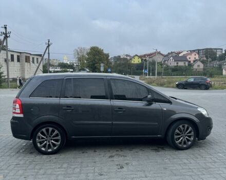 Серый Опель Зафира, объемом двигателя 1.7 л и пробегом 185 тыс. км за 8500 $, фото 1 на Automoto.ua