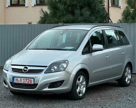 Серый Опель Зафира, объемом двигателя 1.7 л и пробегом 207 тыс. км за 6500 $, фото 1 на Automoto.ua