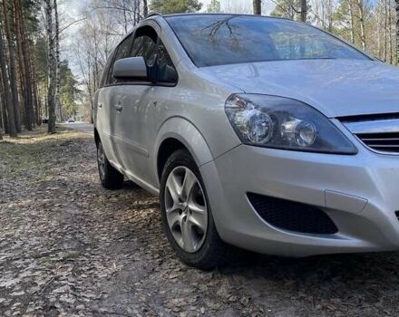 Серый Опель Зафира, объемом двигателя 1.8 л и пробегом 250 тыс. км за 5500 $, фото 1 на Automoto.ua