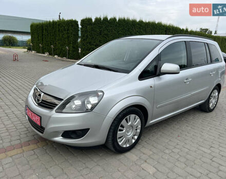Серый Опель Зафира, объемом двигателя 1.7 л и пробегом 184 тыс. км за 7990 $, фото 1 на Automoto.ua