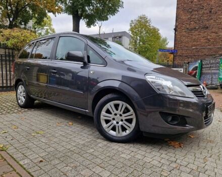 Серый Опель Зафира, объемом двигателя 1.8 л и пробегом 153 тыс. км за 4800 $, фото 1 на Automoto.ua