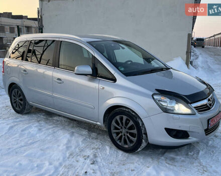 Серый Опель Зафира, объемом двигателя 1.8 л и пробегом 150 тыс. км за 8900 $, фото 1 на Automoto.ua