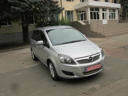Серый Опель Зафира, объемом двигателя 1.6 л и пробегом 195 тыс. км за 7400 $, фото 1 на Automoto.ua