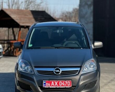 Серый Опель Зафира, объемом двигателя 1.6 л и пробегом 208 тыс. км за 6850 $, фото 1 на Automoto.ua