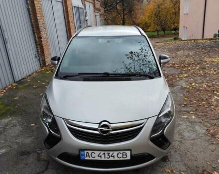 Серый Опель Зафира, объемом двигателя 2 л и пробегом 209 тыс. км за 9900 $, фото 1 на Automoto.ua