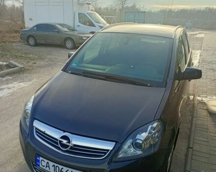 Серый Опель Зафира, объемом двигателя 1.7 л и пробегом 300 тыс. км за 8500 $, фото 1 на Automoto.ua