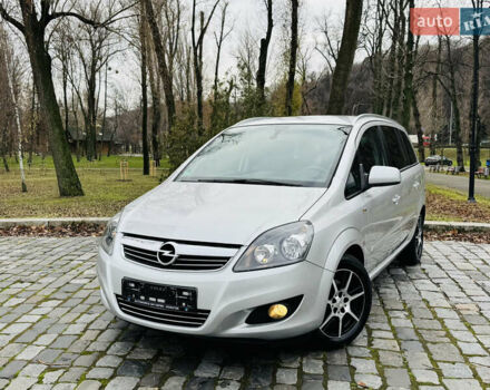 Серый Опель Зафира, объемом двигателя 1.6 л и пробегом 176 тыс. км за 7500 $, фото 1 на Automoto.ua