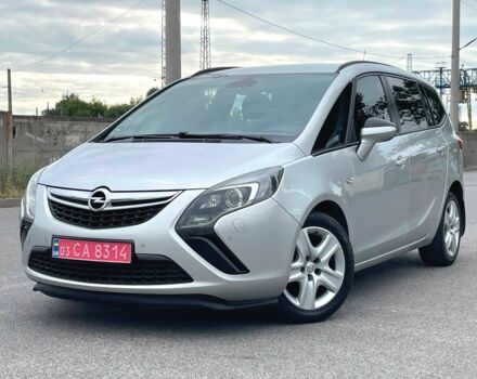 Серый Опель Зафира, объемом двигателя 2 л и пробегом 180 тыс. км за 10500 $, фото 1 на Automoto.ua