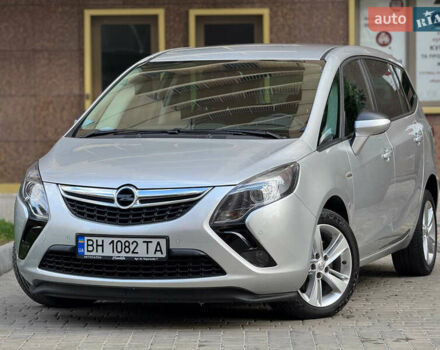 Серый Опель Зафира, объемом двигателя 2 л и пробегом 195 тыс. км за 11500 $, фото 1 на Automoto.ua