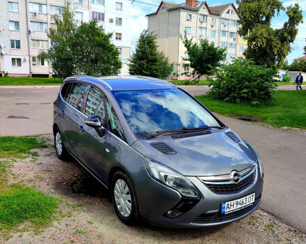 Серый Опель Зафира, объемом двигателя 1.6 л и пробегом 180 тыс. км за 10800 $, фото 1 на Automoto.ua