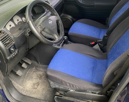 Синій Опель Зафіра, об'ємом двигуна 2 л та пробігом 260 тис. км за 1650 $, фото 7 на Automoto.ua