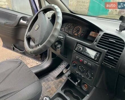 Синий Опель Зафира, объемом двигателя 1.8 л и пробегом 250 тыс. км за 3450 $, фото 30 на Automoto.ua