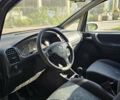 Синий Опель Зафира, объемом двигателя 2 л и пробегом 200 тыс. км за 1350 $, фото 2 на Automoto.ua
