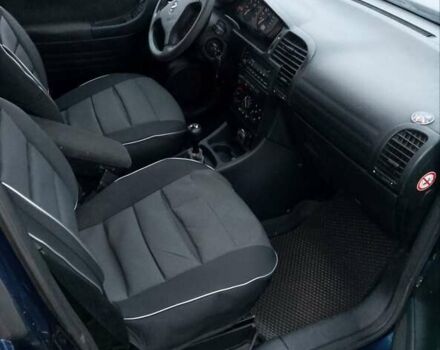 Синий Опель Зафира, объемом двигателя 1.6 л и пробегом 600 тыс. км за 2550 $, фото 4 на Automoto.ua