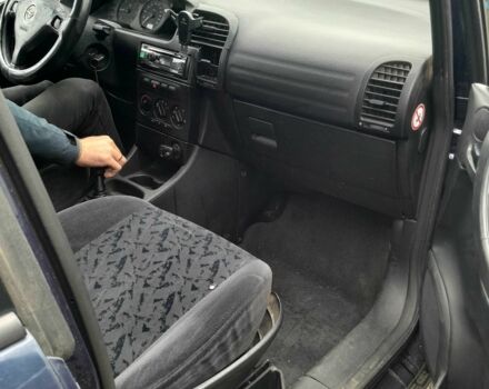 Синій Опель Зафіра, об'ємом двигуна 2 л та пробігом 320 тис. км за 3350 $, фото 6 на Automoto.ua