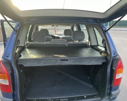 Синий Опель Зафира, объемом двигателя 2 л и пробегом 300 тыс. км за 3000 $, фото 9 на Automoto.ua