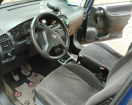 Синий Опель Зафира, объемом двигателя 1.6 л и пробегом 283 тыс. км за 3700 $, фото 5 на Automoto.ua