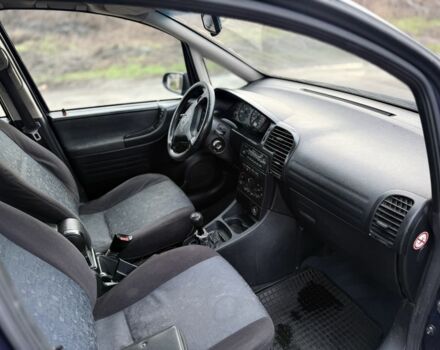 Синий Опель Зафира, объемом двигателя 2 л и пробегом 200 тыс. км за 1950 $, фото 10 на Automoto.ua