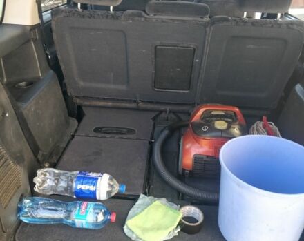 Синий Опель Зафира, объемом двигателя 2 л и пробегом 280 тыс. км за 3200 $, фото 5 на Automoto.ua