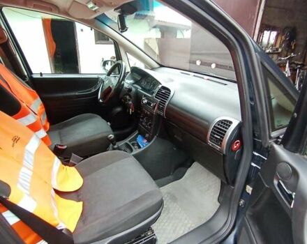 Синий Опель Зафира, объемом двигателя 1.6 л и пробегом 270 тыс. км за 4000 $, фото 29 на Automoto.ua