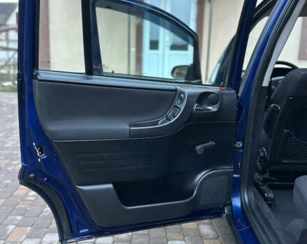 Синий Опель Зафира, объемом двигателя 1.6 л и пробегом 230 тыс. км за 3650 $, фото 71 на Automoto.ua