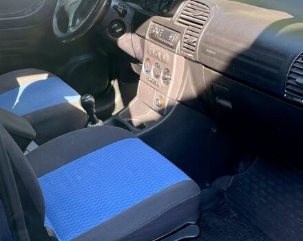 Синий Опель Зафира, объемом двигателя 2.2 л и пробегом 400 тыс. км за 2900 $, фото 7 на Automoto.ua