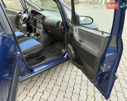 Синий Опель Зафира, объемом двигателя 1.8 л и пробегом 231 тыс. км за 3950 $, фото 18 на Automoto.ua