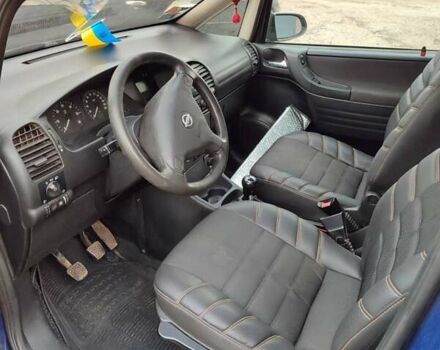 Синий Опель Зафира, объемом двигателя 2.2 л и пробегом 300 тыс. км за 4200 $, фото 6 на Automoto.ua