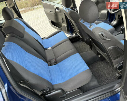 Синий Опель Зафира, объемом двигателя 1.8 л и пробегом 231 тыс. км за 3950 $, фото 19 на Automoto.ua