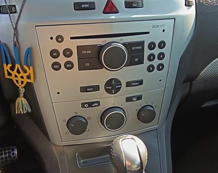 Синий Опель Зафира, объемом двигателя 1.9 л и пробегом 297 тыс. км за 5200 $, фото 8 на Automoto.ua