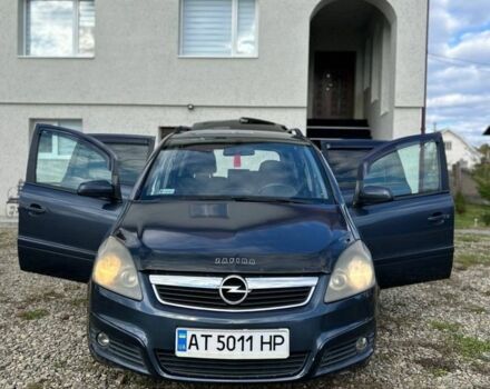 Синий Опель Зафира, объемом двигателя 1.9 л и пробегом 241 тыс. км за 4500 $, фото 3 на Automoto.ua