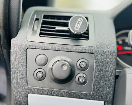 Синий Опель Зафира, объемом двигателя 1.6 л и пробегом 288 тыс. км за 4250 $, фото 22 на Automoto.ua