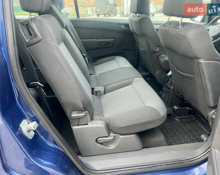 Синий Опель Зафира, объемом двигателя 2.2 л и пробегом 235 тыс. км за 5600 $, фото 15 на Automoto.ua