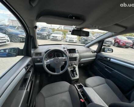 Синий Опель Зафира, объемом двигателя 1.9 л и пробегом 327 тыс. км за 4990 $, фото 24 на Automoto.ua